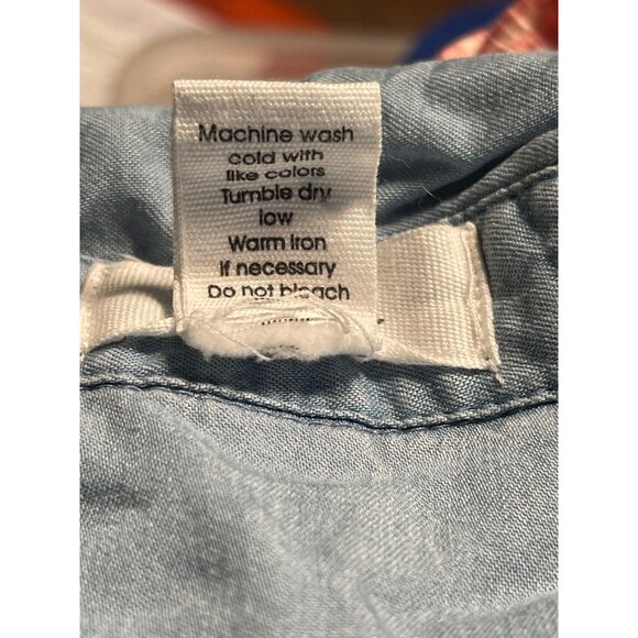 Japna Button Front Tie Bottom Cropped Top Womens Size Small Blue Chambray - Picture 5 of 5